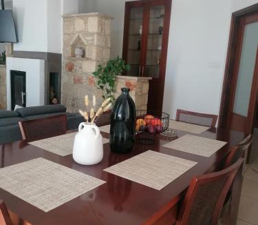 Stroumpi House | Anesis House