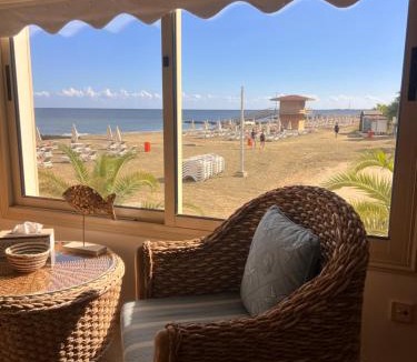 Larnaca Apartment | Sandy Kisses