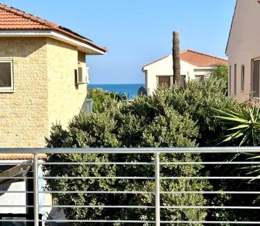 Pervolia Villa | Onyx Beach Villa - Cozy 2BR - Walk to Beach