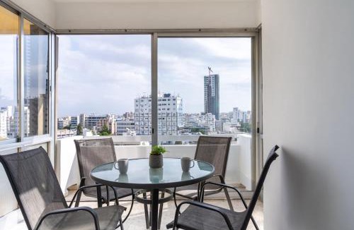 City Centre Apartment | Bastia - Skyline 1-BR Apt & Balcony in Nicosia