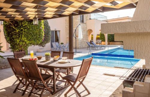 Pegeia Villa | Villa Golden Coral