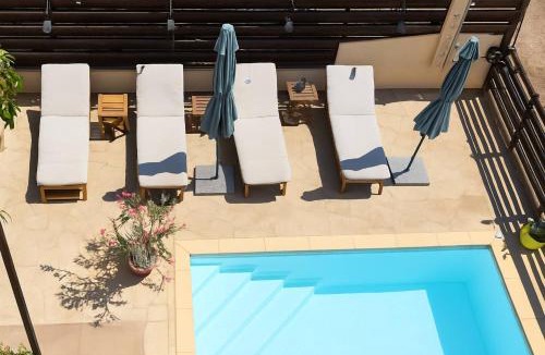 Oroklini House | Comfy room with sea view in Villa private pool