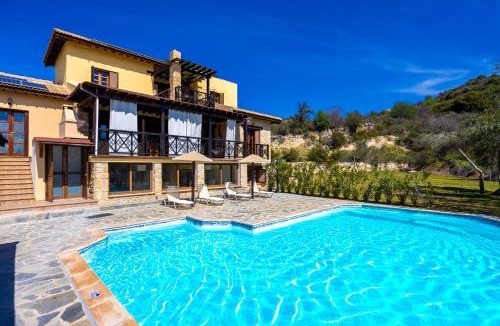 Peristerona Villa | River View House