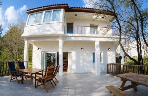 Lemithou House | Forest Park Villa