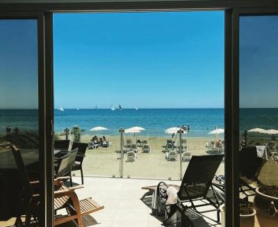 Larnaca Apartment | Sandy Kisses