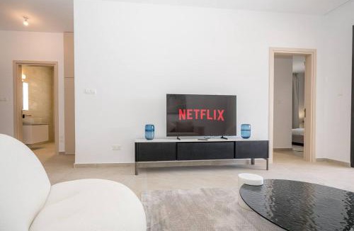 Livadia Apartment | Kalamon Luxury Suite 202 w Pool and Gym