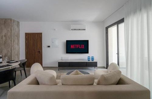 Livadia Apartment | Kalamon Luxury Suite 203 w Pool and Gym