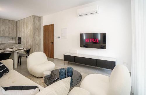Livadia Apartment | Kalamon Luxury Suite 203 w Pool and Gym