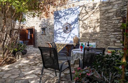 Kato Lefkara House | Villa Monti Cozy Yard & BBQ Perfect for Families & Friends