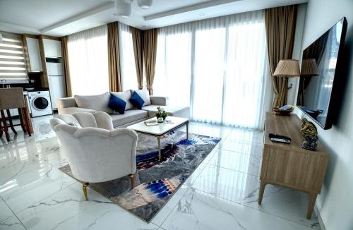 Gastria Apartment | Spacious & Bright 2BR Apartment, 5min to Beach