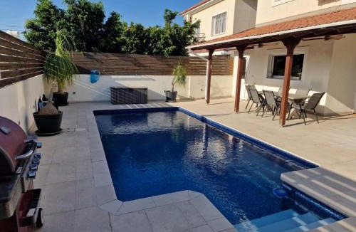 Agios Athanasios Villa | Suburban Family Villa