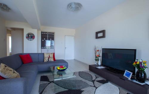 Chlorakas Apartment | Spacious sea view apartment