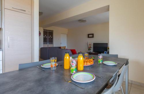 Chlorakas Apartment | Spacious sea view apartment