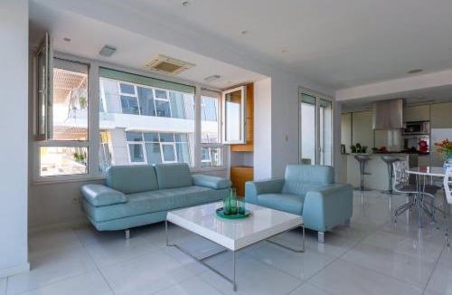 Potamos tis Germasogeias Apartment | Modern seafront apartment