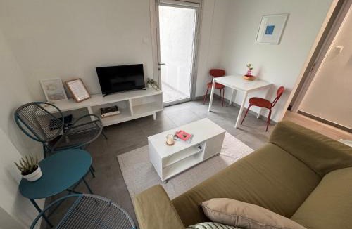 Lykabittos Apartment | Cityscape Urban Apts