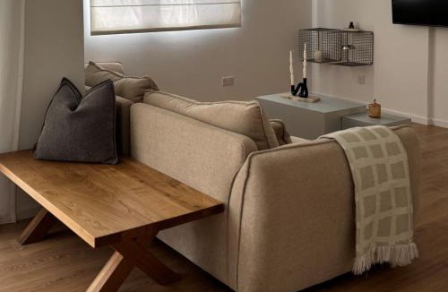 Lykabittos Apartment | Themelio Living 2-Bed Apartment Nicosia City Centre