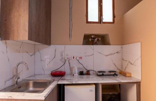 Vouni House | Traditional Stone House in Vouni, Quiet Stay with Courtyard & BBQ