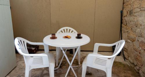 Vouni House | Traditional Stone House in Vouni, Quiet Stay with Courtyard & BBQ