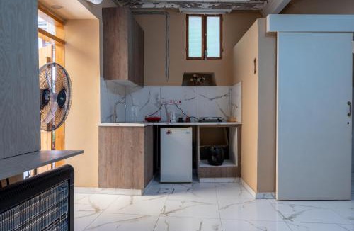 Vouni House | Traditional Stone House in Vouni, Quiet Stay with Courtyard & BBQ