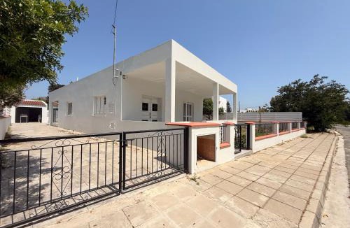 Kiti House | Bungalow House Kiti, seaside