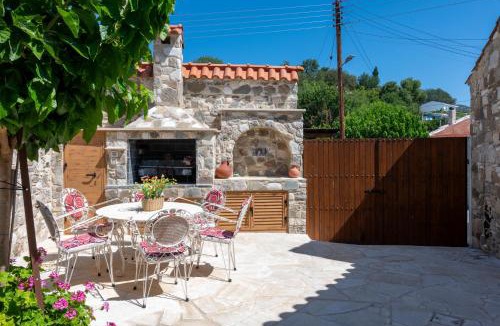 Vasa Koilaniou House | Sousannou Stone House, 3 Bedroom Mountain Escape with BBQ and Fireplace