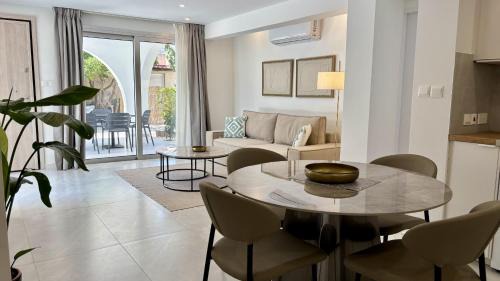 Agios Tychon Apartment | Kantara Garden Apt by TrulyCyprus