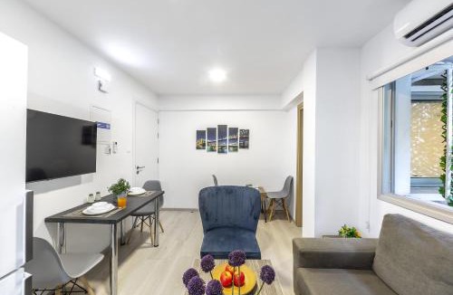 Larnaca City Centre Apartment | C-Premium Apts 100m from beach and city centre