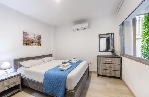 Larnaca City Centre Apartment | C-Premium Apts 100m from beach and city centre