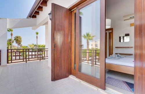 Pyla House | Amelia Beach Villa wpool -500mfrombeach