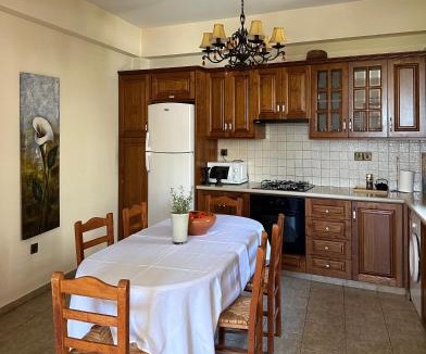 Kathikas House | Villa Saint George - Stone Costa