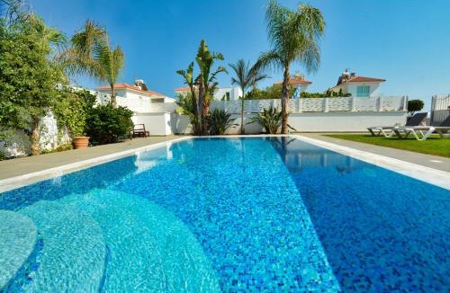 Ayia Thekla Villa | Villa Emilia