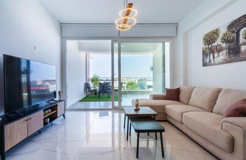 Larnaca Apartment | Doria 2-Bedroom Apartment & Balcony in Larnaca