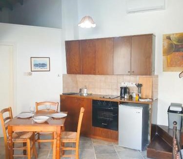 Skarinou Apartment | Traditional Cozy Retreat