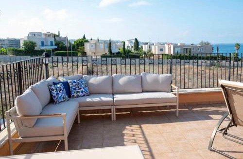 Kissonerga Apartment | Villa Cynthiana 4- 300m from the sea 3 bedrooms 3 bathrooms