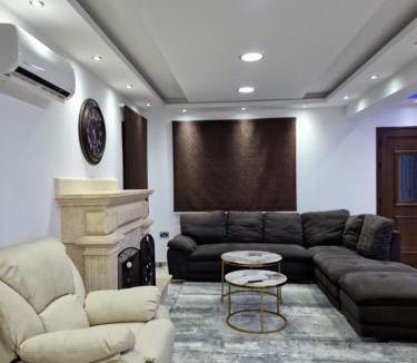 Chlorakas Villa | Luxury 5BR Private Villa with Pool - Paphos