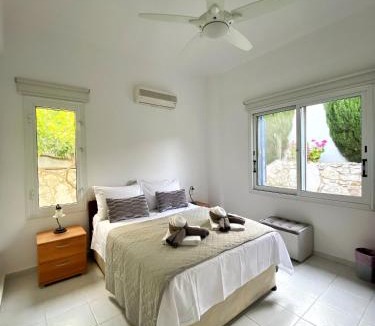 Mesa Chorio Villa | STAY Helios House