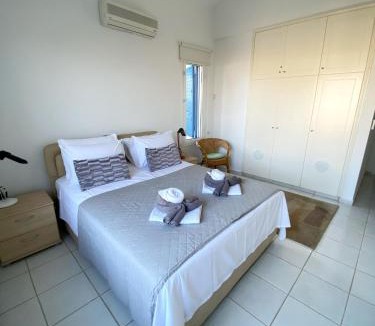 Mesa Chorio Villa | STAY Helios House