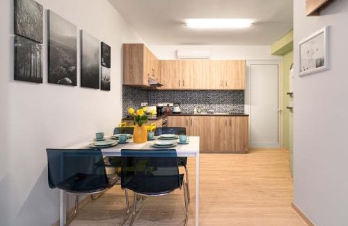 Potamos tis Germasogeias House | Beach Walk - Central, Cool, Cute, Convenient