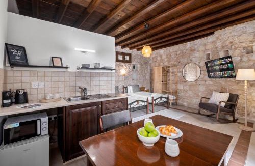 Ineia Apartment | Inia Lara Suites by Nomads