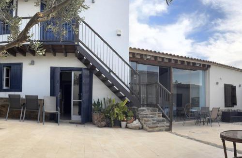 Politiko Villa | The Family Nest - Traditional Serenity