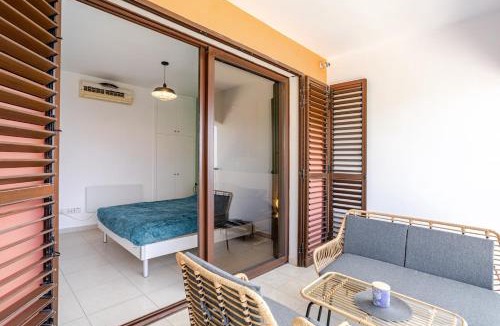 Tala Apartment | Panoramic Views in Peaceful Tala
