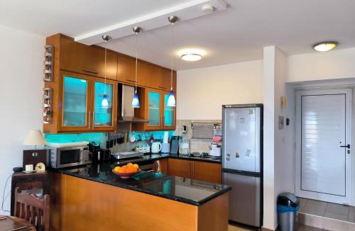 Oroklini Apartment | 2 Bed Apartment Pool and Sea Views in Oroklini