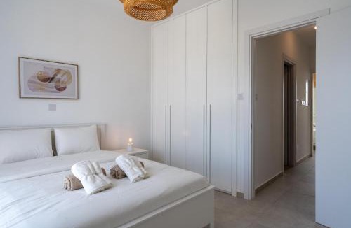Chlorakas Villa | Stylish Poolside Villa at Paphos
