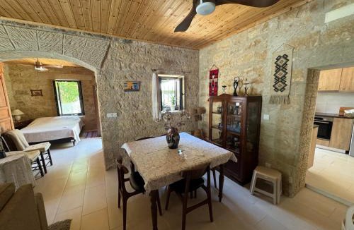 Pachna House | Cosy Piano village cottage in Pachna