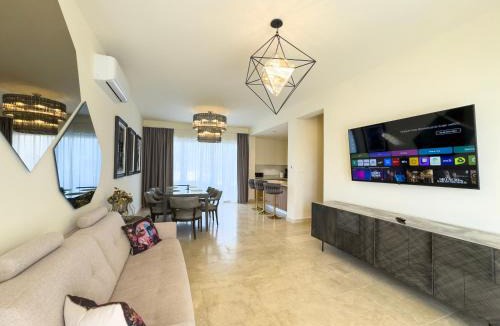Emba Villa | Avalon Gardens Pink&Blue Villa with swimming pools sauna restaurant gym