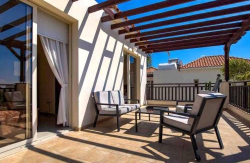 Pegeia Villa | Coral Bay Villa - Sleeps 6 - Pool - Parking