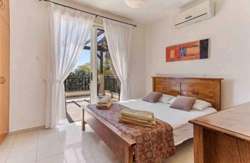 Pegeia Villa | Coral Bay Villa - Sleeps 6 - Pool - Parking