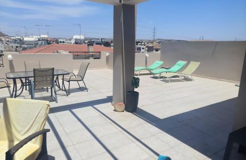 Oroklini Apartment | 2 Bedroom Penthouse Apartment in Oroklini with Communal Pool