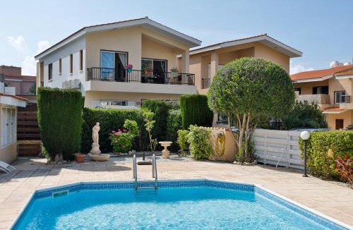 Peyia Town Apartment | The Marilouize Apartment