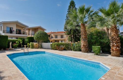 Peyia Town Apartment | The Marilouize Apartment